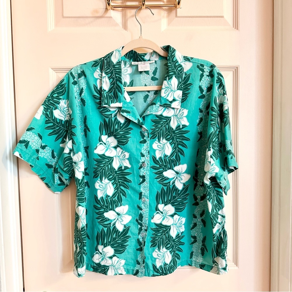 Green made in Hawaii button up